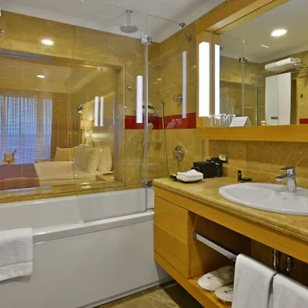 Divan Hotel 4*