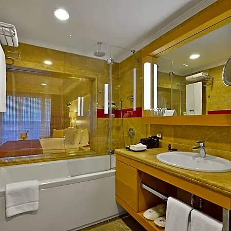 Divan Hotel 4*